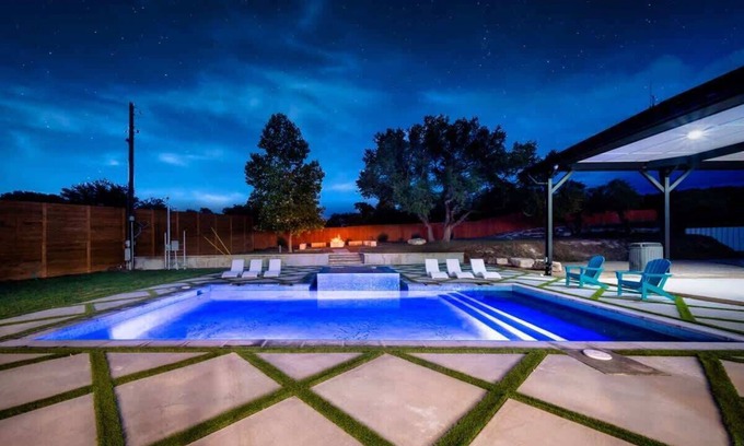 Austin House | The Crown Jewel | Heated Pool | Venue | Sleeps 40