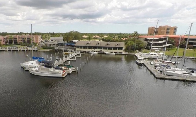 Burnt Store Marina Condo | The Crows Nest