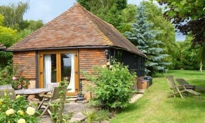 Rye Cottage | 'The Dairy' - Beautiful Beamed Property In Rural Location Surrounded By Orchard