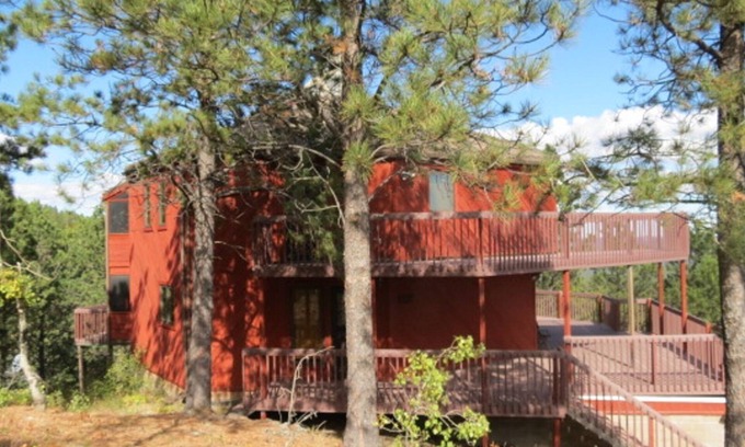 Rapid City House | The Dakota Hogan Amazing views and close to Lake Pactola!