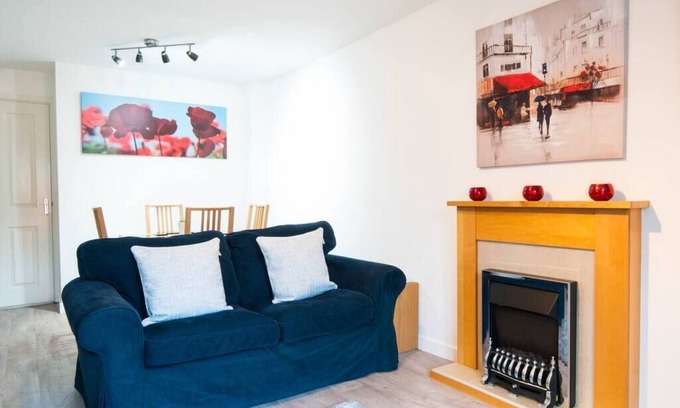 Castle Donington House | The Dakota - next to East Midlands Airport