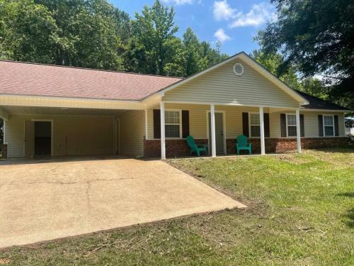 Mc Caskill House | The Diamond Escape , Home in murfreesboro