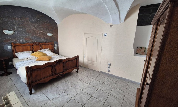 Cite Apartment | THE DISCREET NARBONNAIS