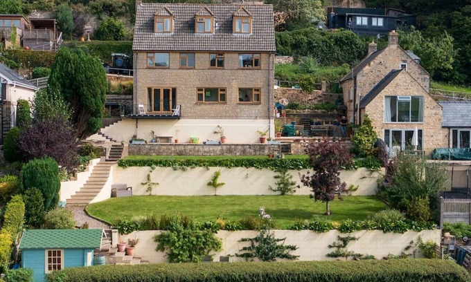 Randwick House | The Dormers | 5BD with Amazing Views & Space to Work