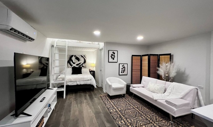 Stallings Apartment | The Double Door Inn - Tiny Home Duplex
