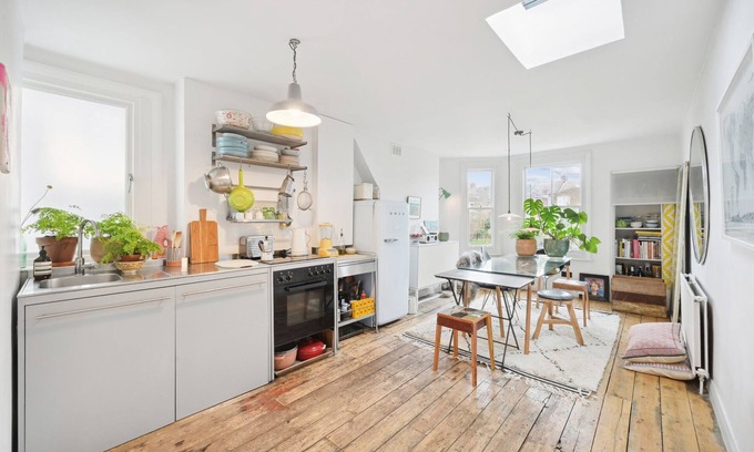 Kensal Green Apartment | The Dreamcatcher, by Veeve