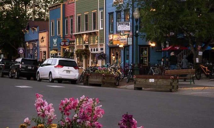 Crested Butte Condo | THE DROP-IN: the edge of adventure