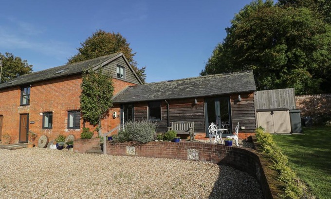 Dunbridge House | The DunnitManor Farm