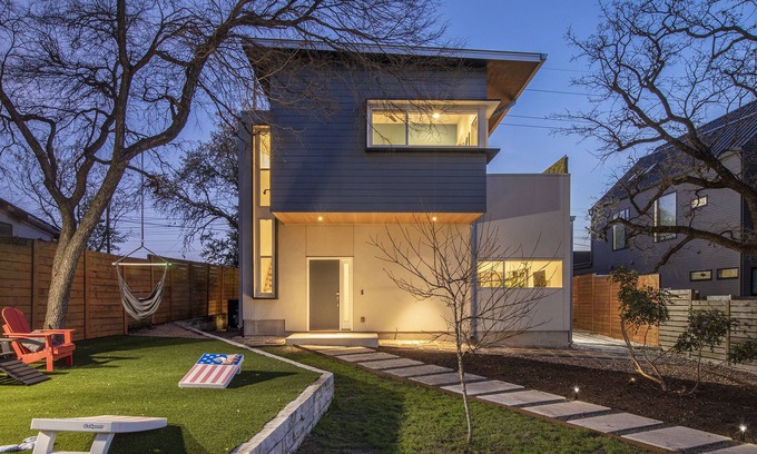 Swede Hill House | The Eastsider by Lodgewell
