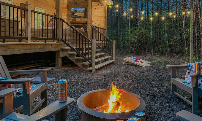 Helen House | The Edelweiss-Secret Game Room! Arcade Room, Hot Tub, Firepit, 5 min. to town