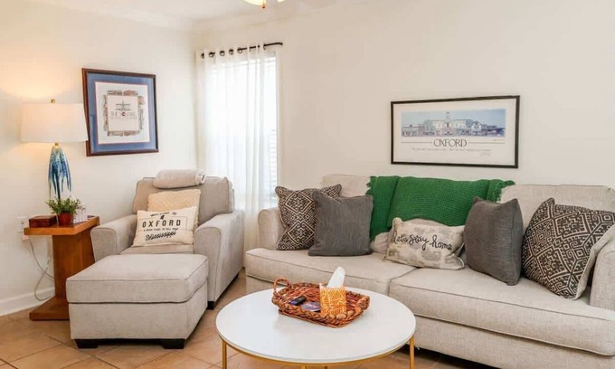 Oxford House | The Edinburgh, Best Rate for SC GameDay!