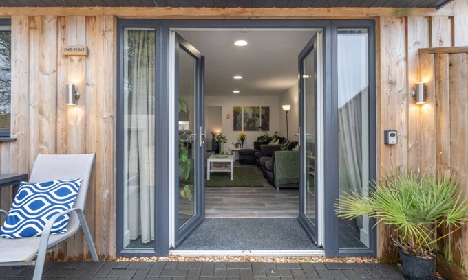 Bicton House | The Elms - Newlands Farm