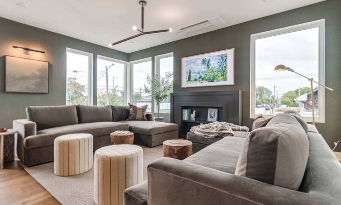 Chestnut Hill House | The Elmwood – Brand New, Rooftop Lounge w/Firepit