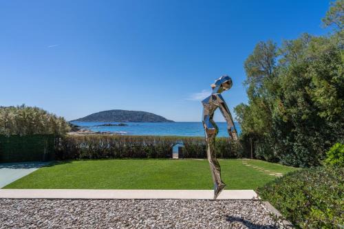 Anavyssos Villa | The Every Athens Beachfront Retreat