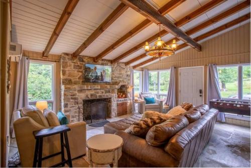 Blowing Rock House | The Farmhouse at Doe Creek