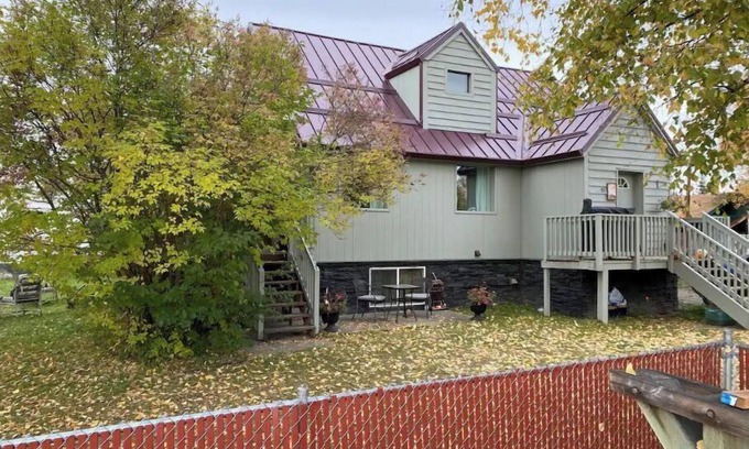Fairbanks House | The Farmhouse - Clean, comfortable, and affordable!
