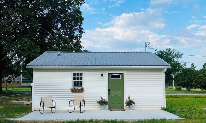 Greenwood House | The Fern House - Cozy Bungalow