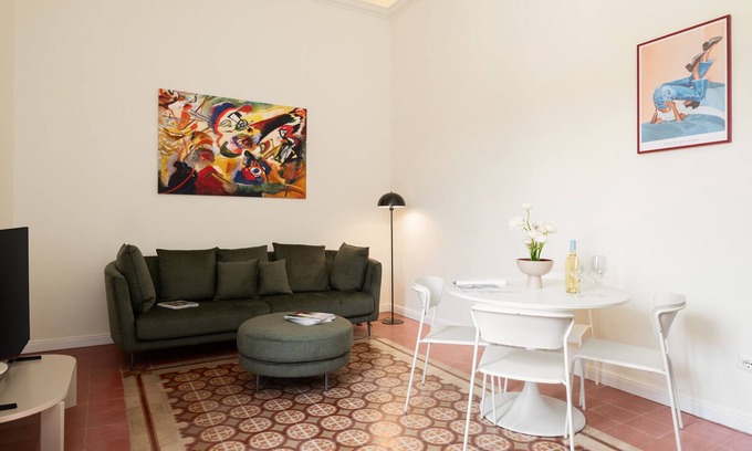 Olbia City Centre Apartment | The Fleur Studio - design Suite Olbia city center