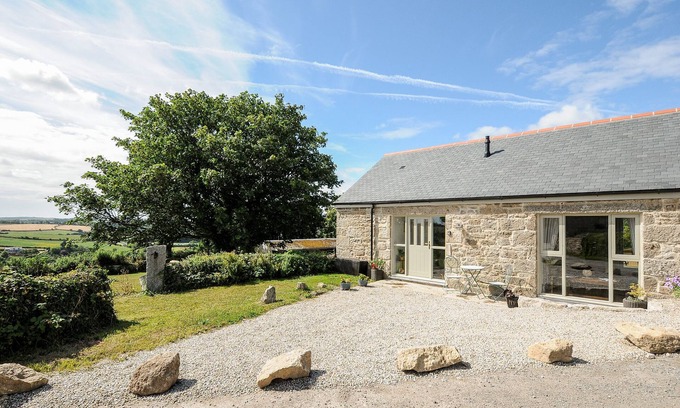 Falmouth Cottage | THE FORGE, pet friendly, luxury holiday cottage in Mawnan Smith