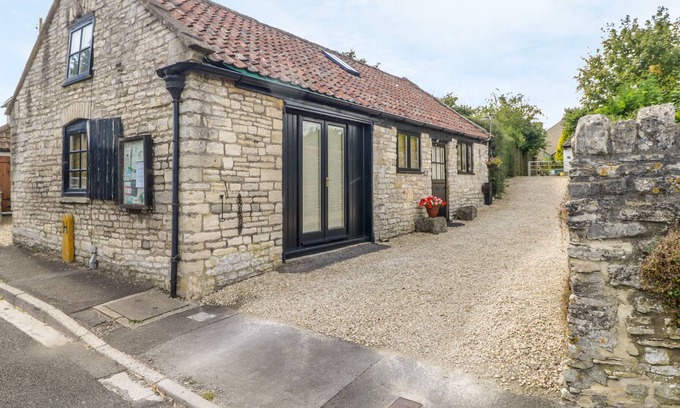 Marksbury Cottage | THE FORGE, romantic in Farmborough