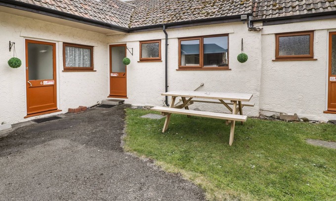 Watchet House | THE FOSSIL HUNTERS (NO5), family friendly, with a garden in Watchet