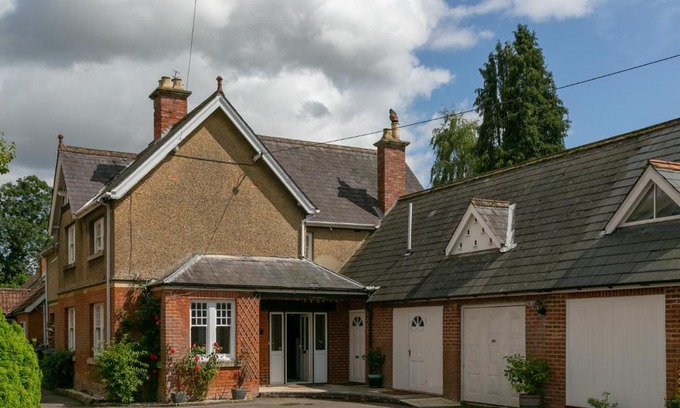 Grittleton Bed & Breakfast | The Garden House Grittleton