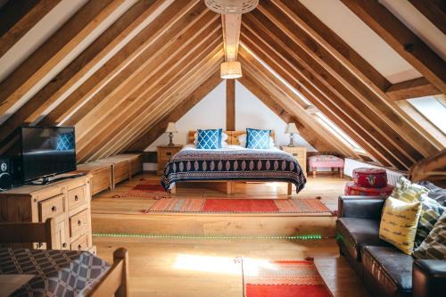 Eaton Mascott House | the garden room
