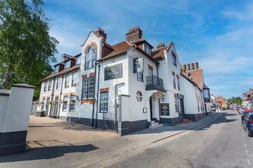 Amesbury Hotel | The George Hotel, Amesbury, Wiltshire - The Coaching Inn Group