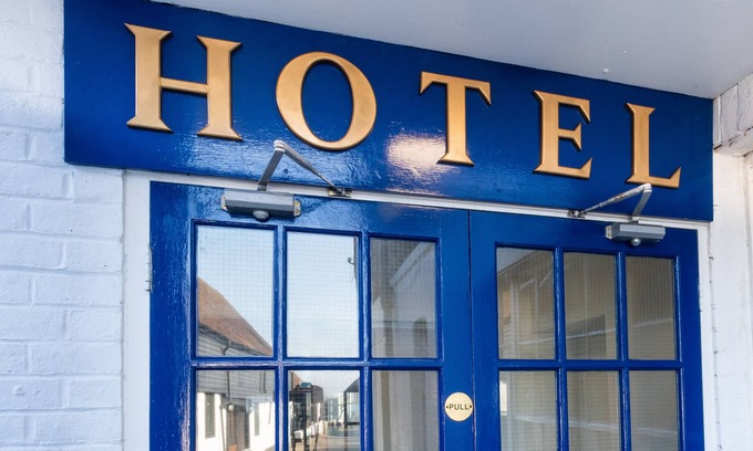 Battle Hotel | The George Hotel