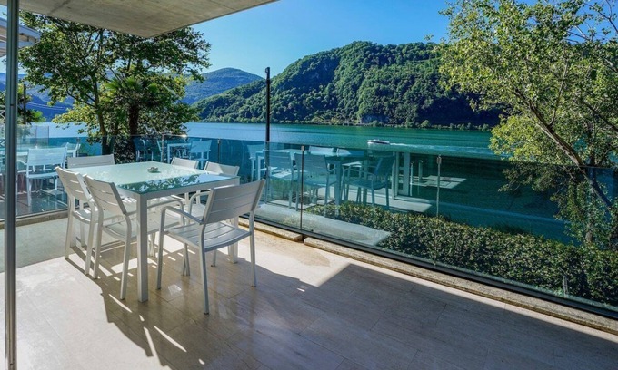 Caslano House | The Glass House & SPA Swisshomebnb