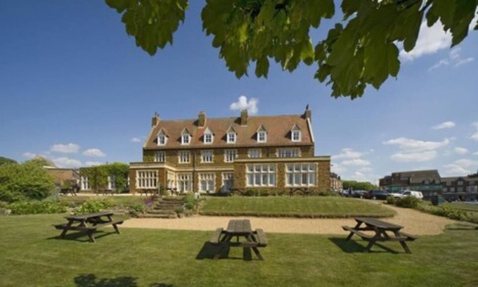 Hunstanton Hotel | The Golden Lion Hotel