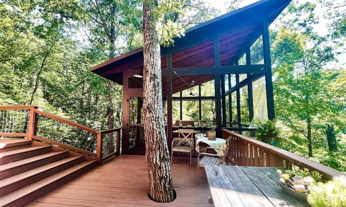 Oxford House | The Grace, Discounted rate for S. Carolina game!