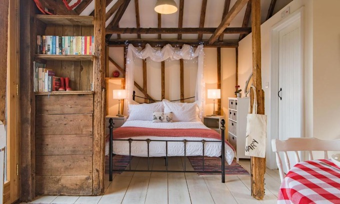 Petham House | The Granary by Bloom Stays