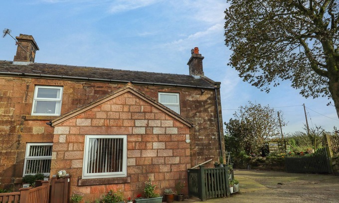 Rushton Spencer Cottage | THE GRANARY, family friendly, character holiday cottage in Biddulph