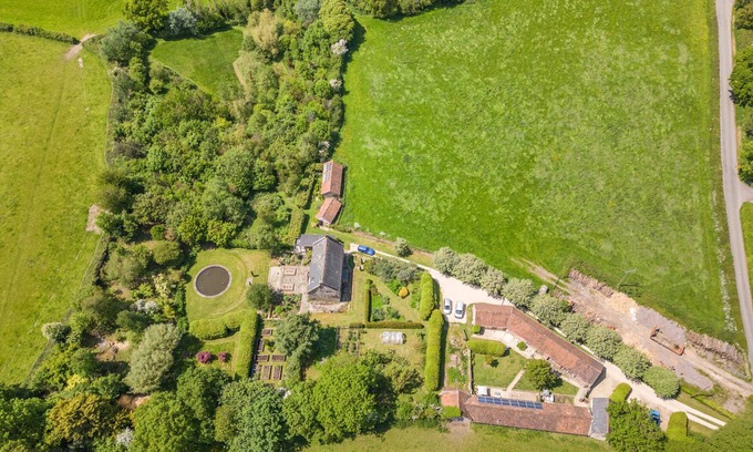 Beaminster Cottage | THE GRANARY, pet friendly, character holiday cottage in Mosterton