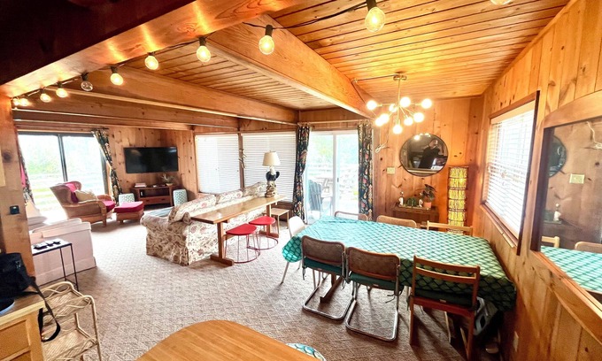 Ocean Sands House | The Grand Ole Osprey - Corolla Oceanside - The Original Classic Beach House!