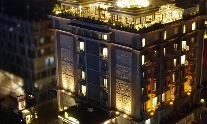Pagedangan Hotel | The Grantage Hotel & Sky Lounge