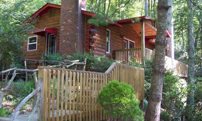 Boone Cabin | The 'Gray' Escape, Honeymoon Cabin
