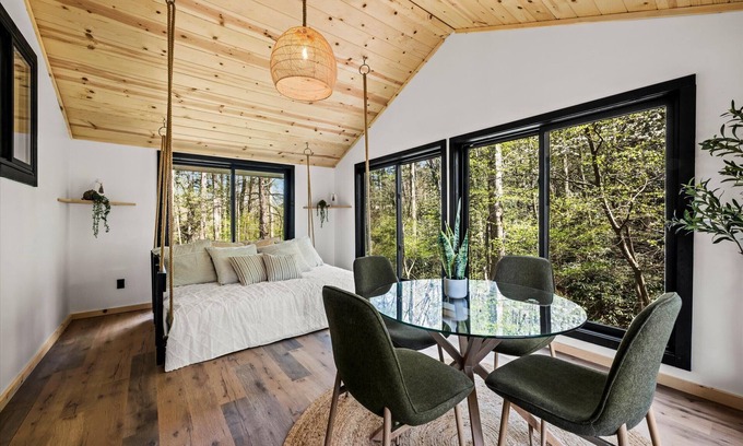 Rocky Grove Cabin | "The Greenhouse" - NEW! Just 450 ft from Trailhead