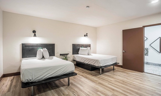 Southeastern Sacramento Hotel | The Greens Hotel - Stockton Blvd