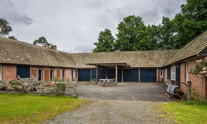 Featherston Cottage | The Groom's Quarters, Longwood