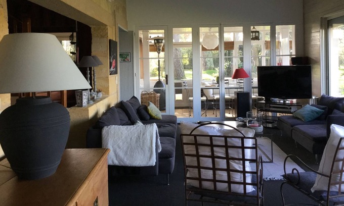 Saint-Caprais-de-Bordeaux House | The house in the vineyards