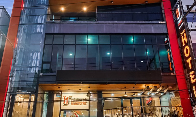 Talat Hotel | the harbour front hotel