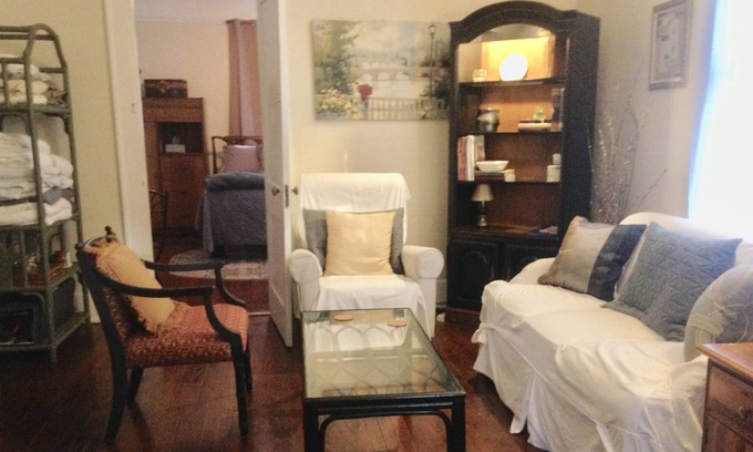 Eastside House | “ The Harmonease” Affordable 30+ nights- Historic East Savannah