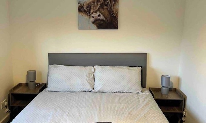 Helensburgh Apartment | The Heilan' Coo Apartment