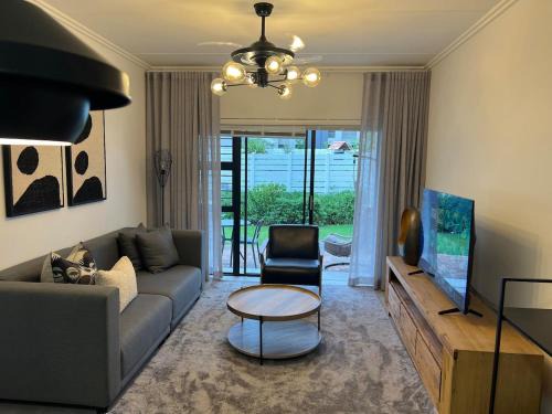 Greater Johannesburg Metropolitan Area Apartment | The Henlee Apartment Tocara- Ground Flr Gym Pool