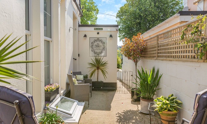 Torquay City Centre Cottage | The Hideaway at The Morley