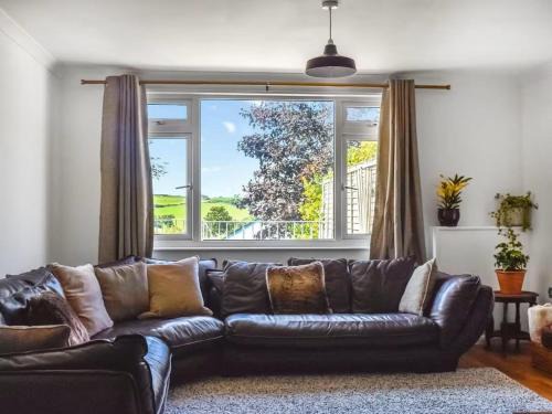Tregony Apartment | The Hideaway - Spacious 3 Bedroom Apartment