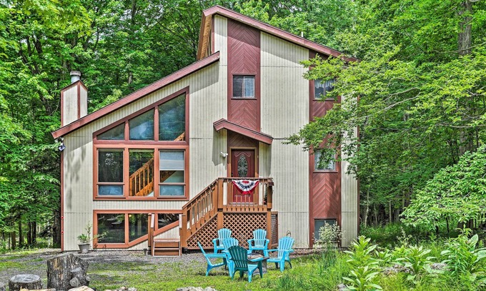 Lake Ariel Cottage | The Hideout Cottage w/ Access to Lakes & Ski Slope