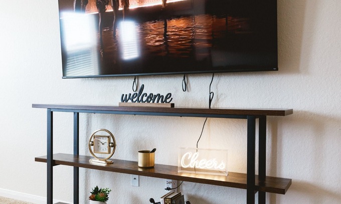 Medina Valley House | The Highball Hideaway: Cheers to Chill Vibes & Open Skies!